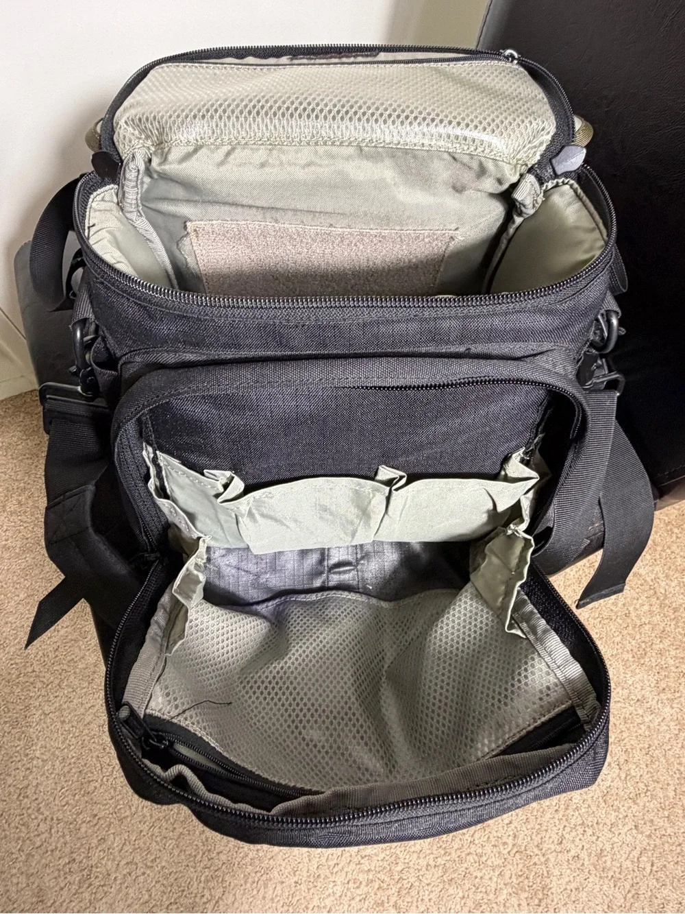 Lowepro Black Compact Camera Bag with Olive Trim